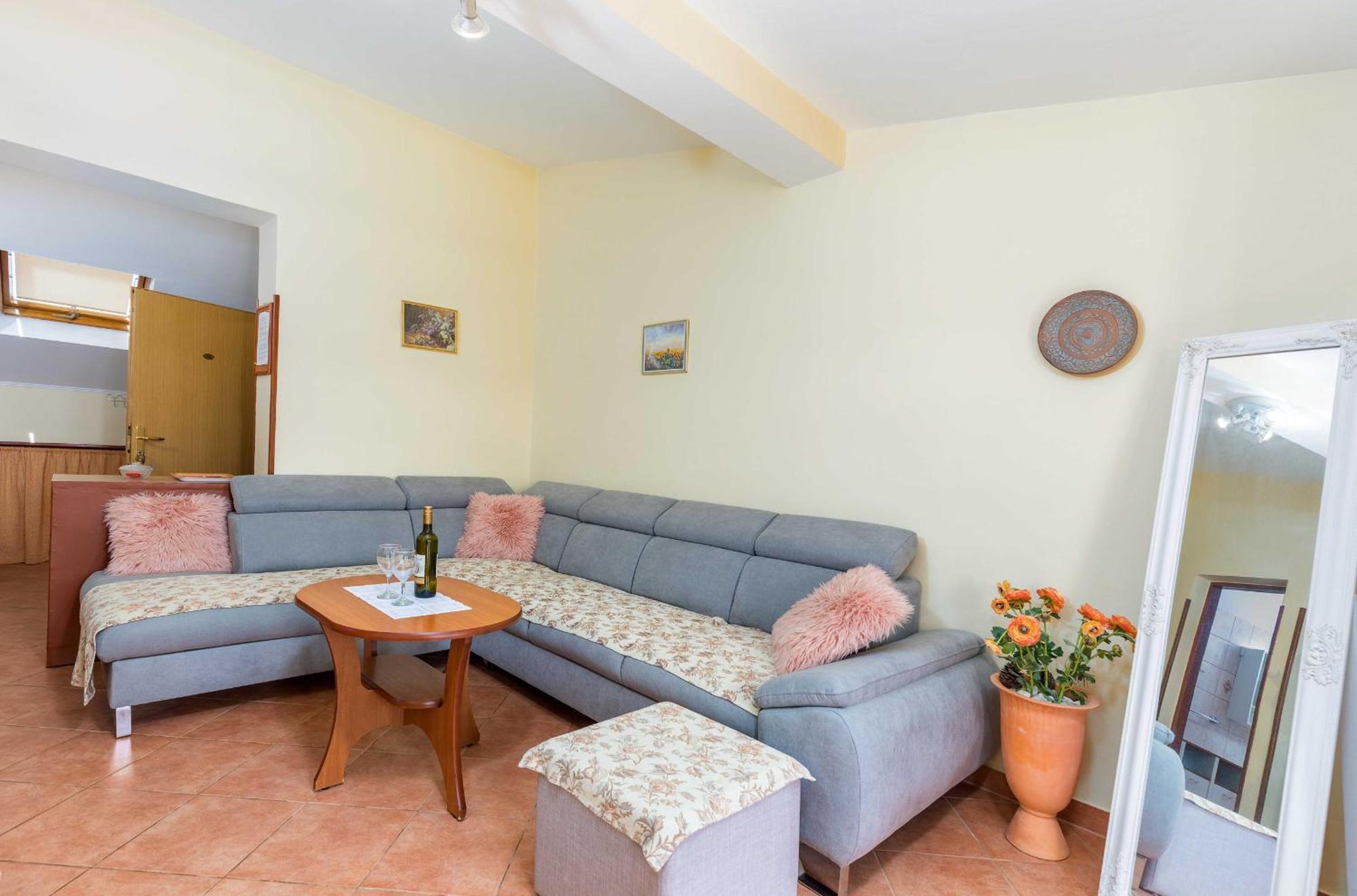 Villa Nada In Fazana - Near The Beach Exterior photo